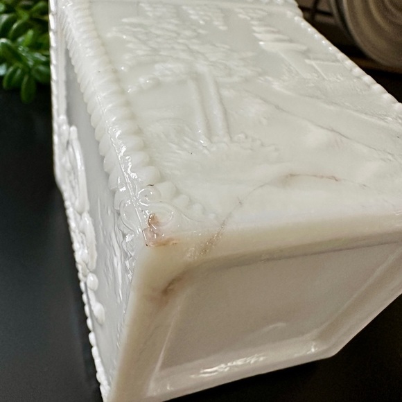 ANTIQUE, WESTMORELAND SPECIALTY, MILK GLASS, 1905, COLLECTIBLE JAR - Picture 8 of 8